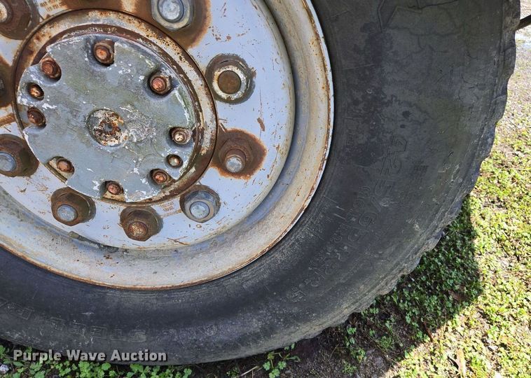 image for item EJ7494 1988 Advance ready mix truck