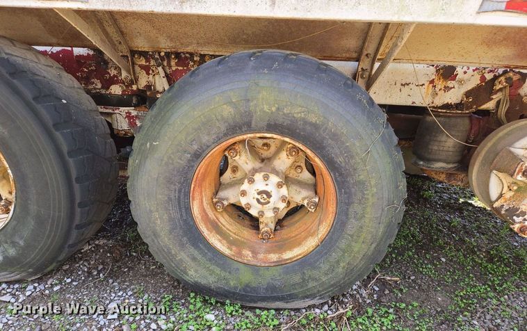 image for item EJ7494 1988 Advance ready mix truck