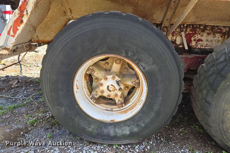 image for item EJ7494 1988 Advance ready mix truck