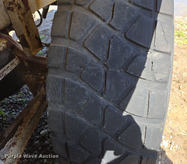 image for item EJ7494 1988 Advance ready mix truck