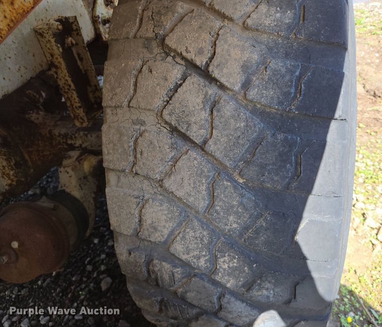 image for item EJ7494 1988 Advance ready mix truck