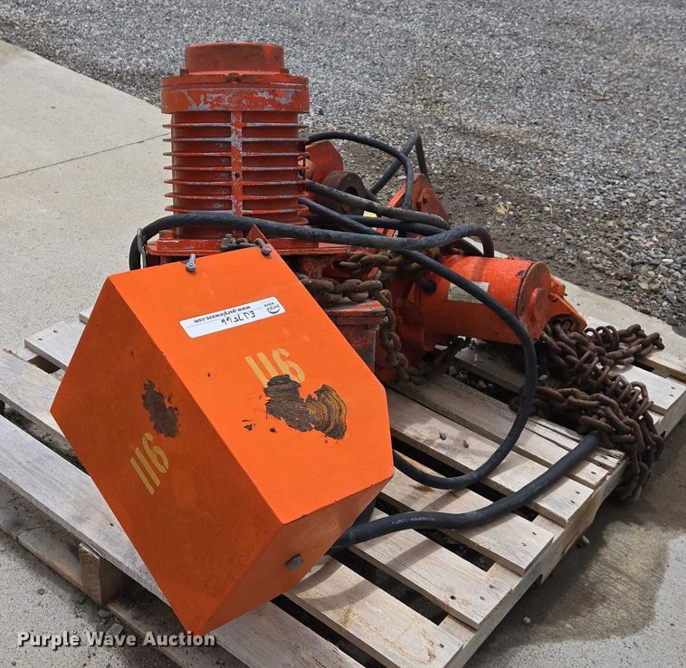 image for item EJ7566 (3) Mannesmann-Demag overhead cranes