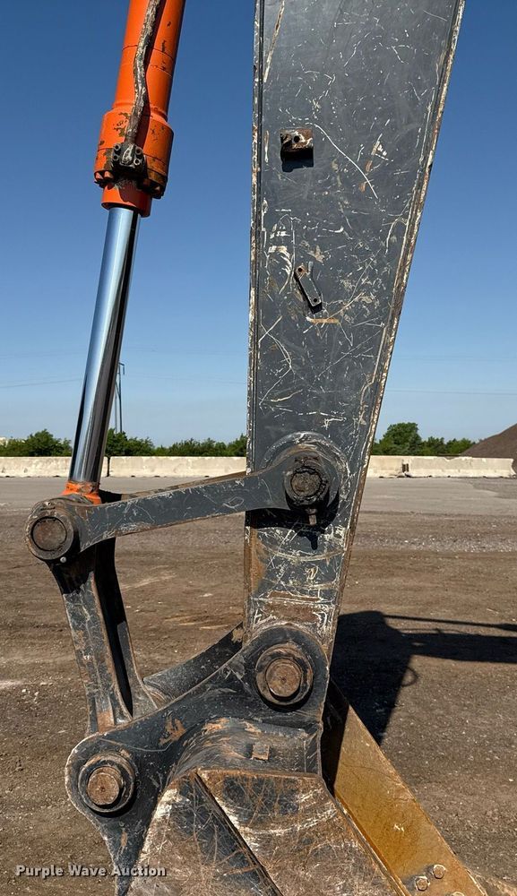 image for item EJ8804 2008 John Deere 200D LC excavator