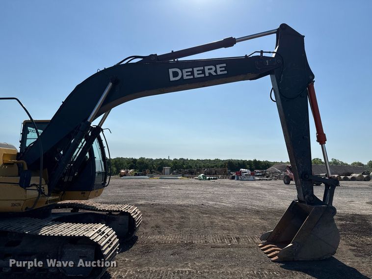 image for item EJ8804 2008 John Deere 200D LC excavator