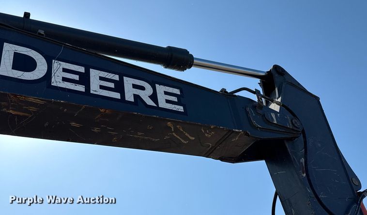 image for item EJ8804 2008 John Deere 200D LC excavator