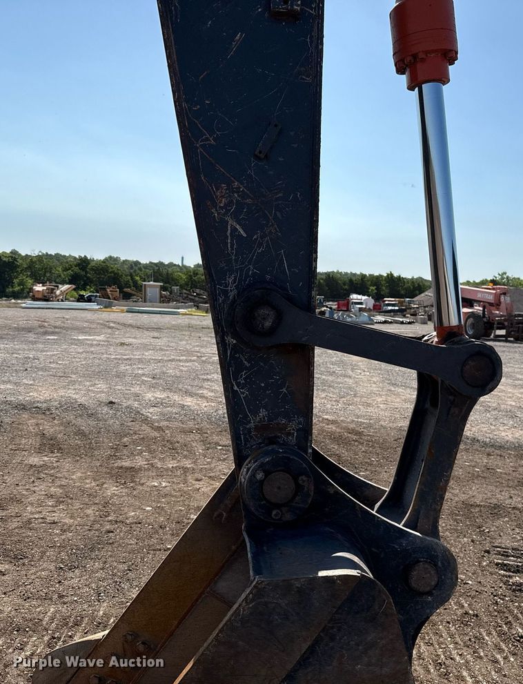 image for item EJ8804 2008 John Deere 200D LC excavator