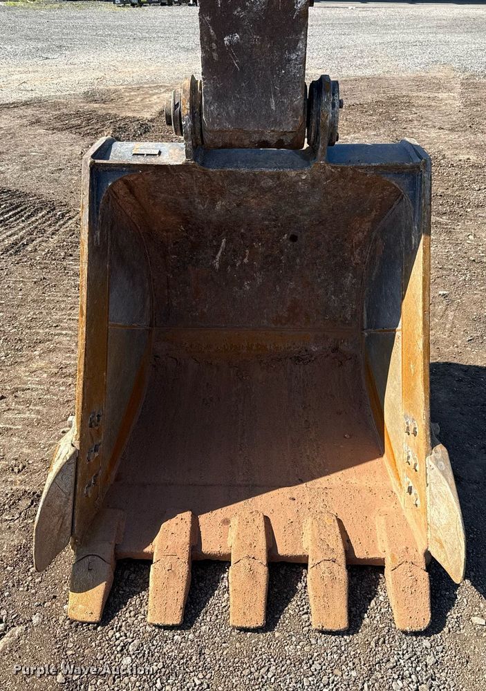 image for item EJ8804 2008 John Deere 200D LC excavator