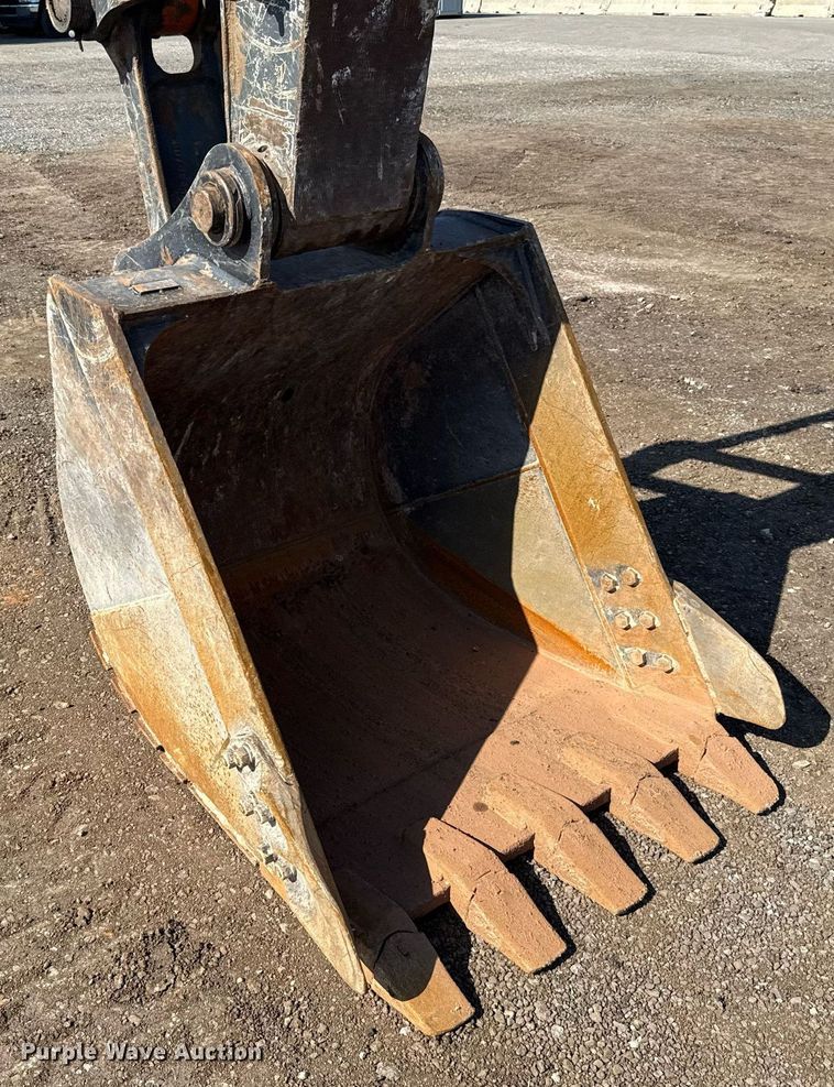 image for item EJ8804 2008 John Deere 200D LC excavator