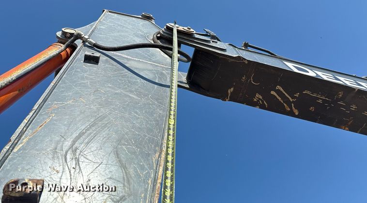 image for item EJ8804 2008 John Deere 200D LC excavator