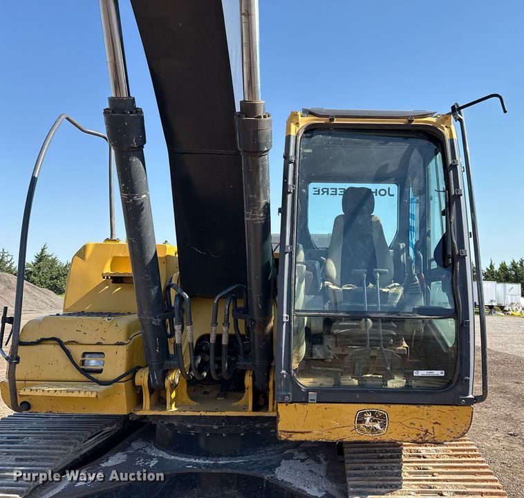 image for item EJ8804 2008 John Deere 200D LC excavator