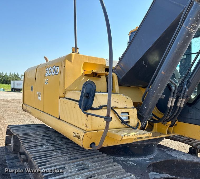 image for item EJ8804 2008 John Deere 200D LC excavator