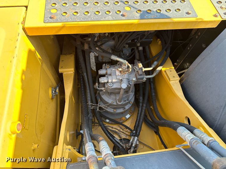 image for item EJ8804 2008 John Deere 200D LC excavator