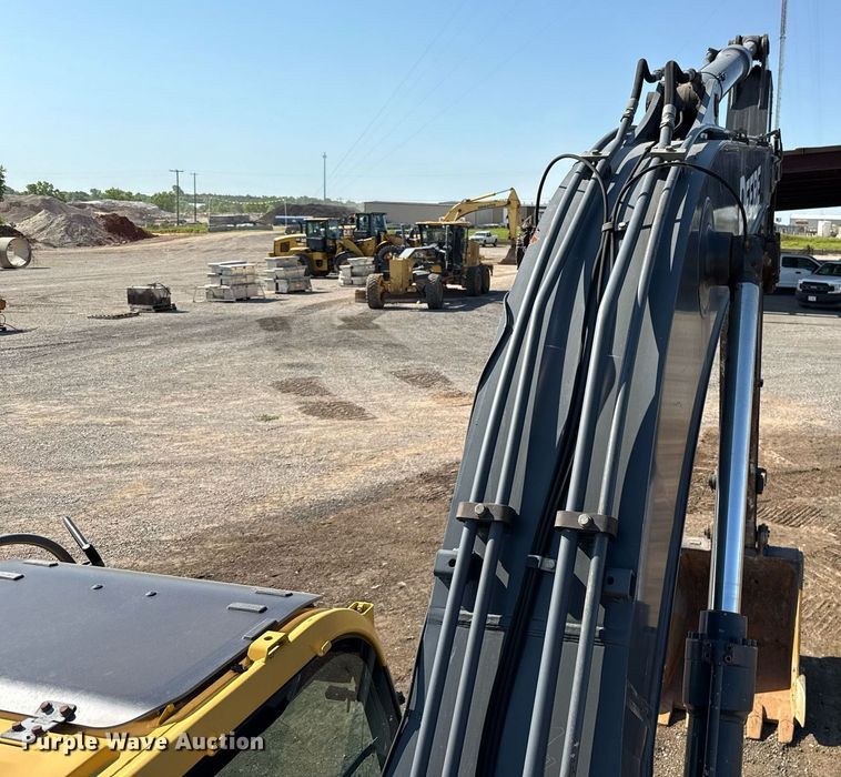 image for item EJ8804 2008 John Deere 200D LC excavator