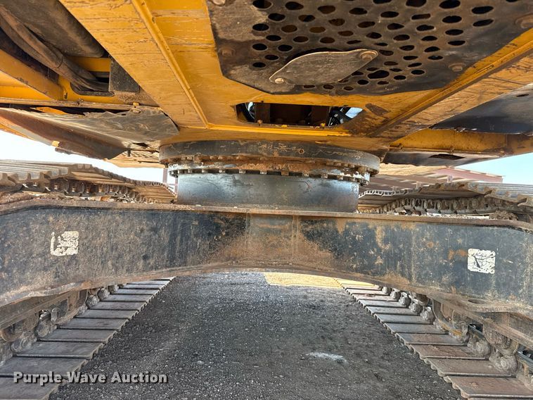 image for item EJ8804 2008 John Deere 200D LC excavator