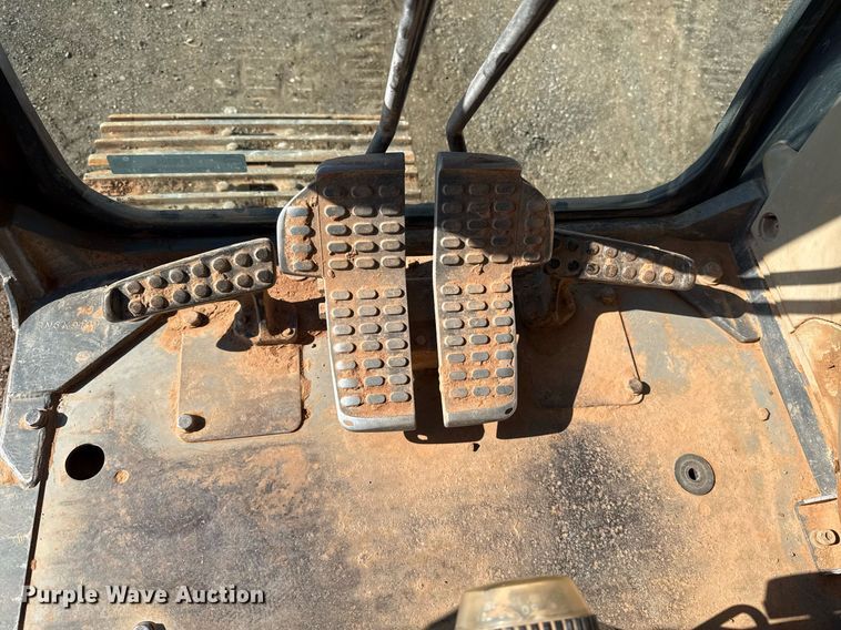 image for item EJ8804 2008 John Deere 200D LC excavator