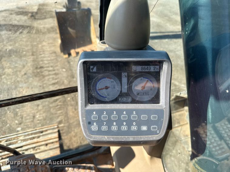 image for item EJ8804 2008 John Deere 200D LC excavator