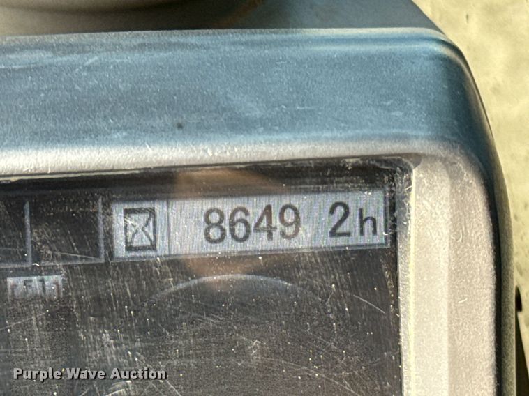 image for item EJ8804 2008 John Deere 200D LC excavator