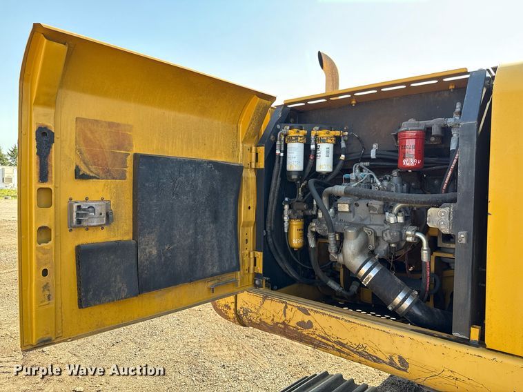 image for item EJ8804 2008 John Deere 200D LC excavator