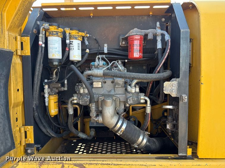 image for item EJ8804 2008 John Deere 200D LC excavator