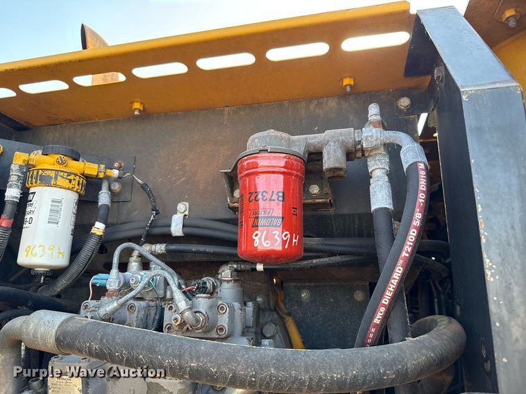 image for item EJ8804 2008 John Deere 200D LC excavator