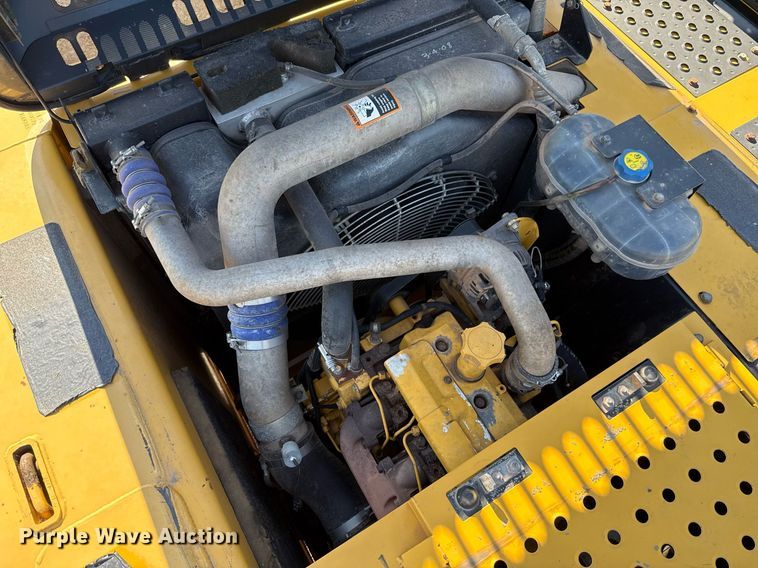 image for item EJ8804 2008 John Deere 200D LC excavator