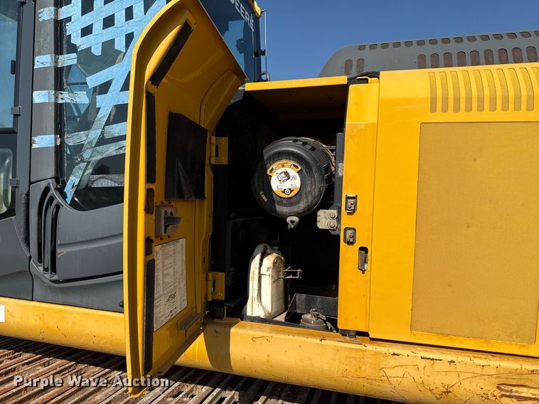 image for item EJ8804 2008 John Deere 200D LC excavator