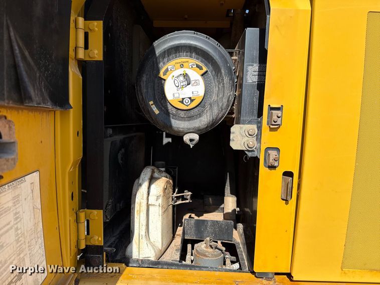 image for item EJ8804 2008 John Deere 200D LC excavator