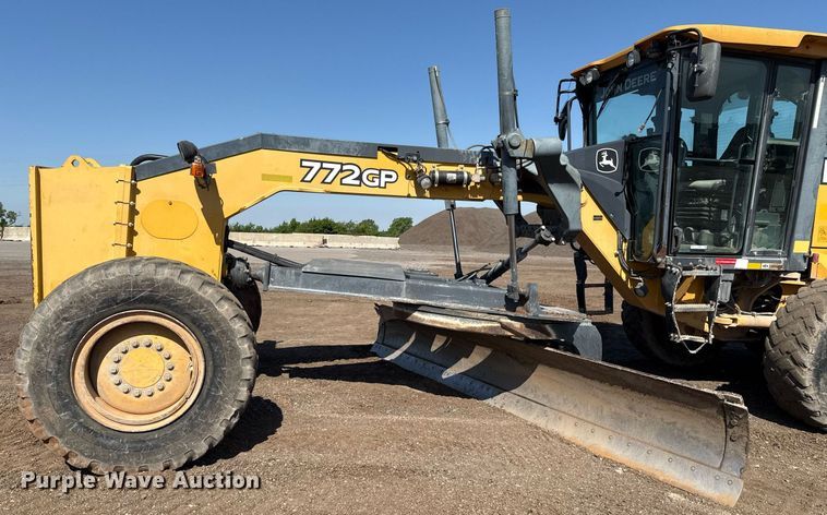 image for item EJ8805 2012 John Deere 772GP motor grader