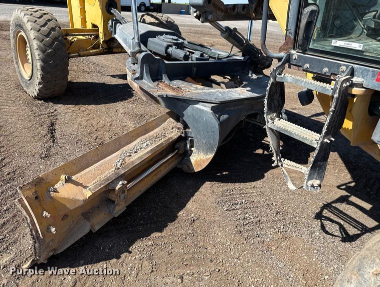 image for item EJ8805 2012 John Deere 772GP motor grader