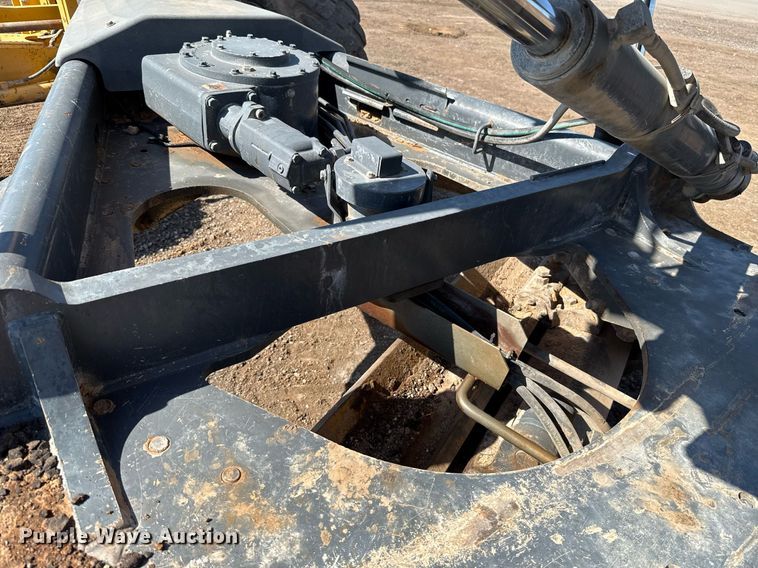 image for item EJ8805 2012 John Deere 772GP motor grader