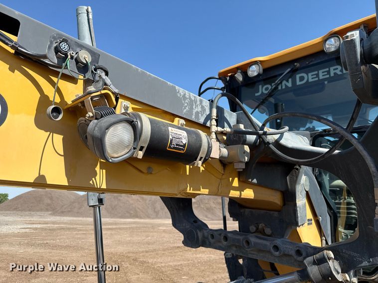 image for item EJ8805 2012 John Deere 772GP motor grader