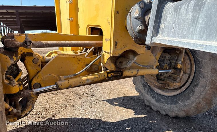 image for item EJ8805 2012 John Deere 772GP motor grader