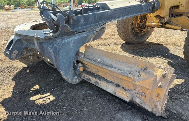 image for item EJ8805 2012 John Deere 772GP motor grader