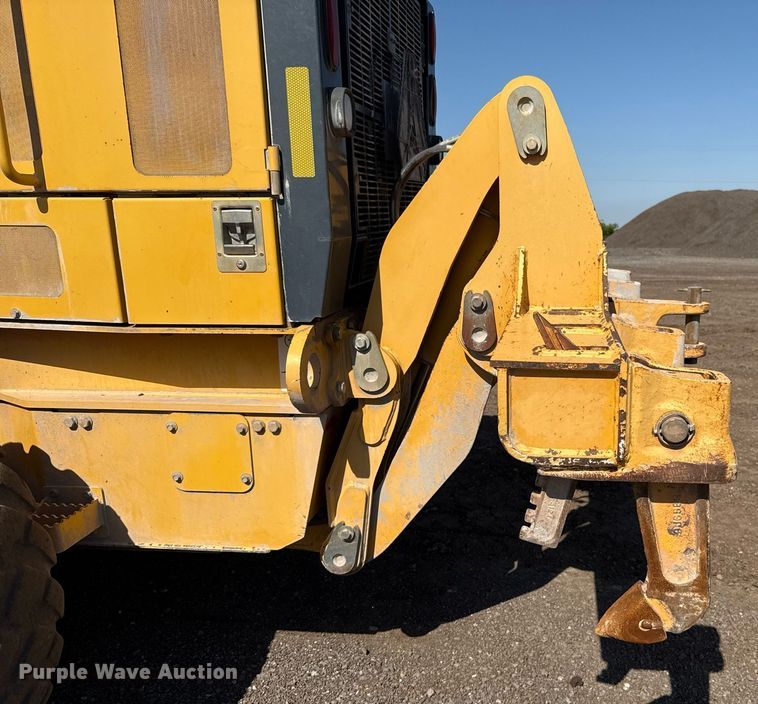 image for item EJ8805 2012 John Deere 772GP motor grader