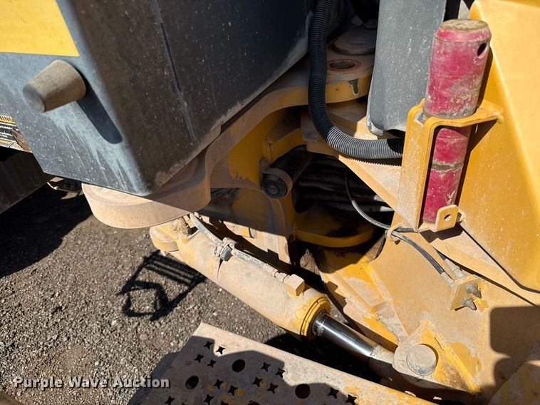 image for item EJ8805 2012 John Deere 772GP motor grader