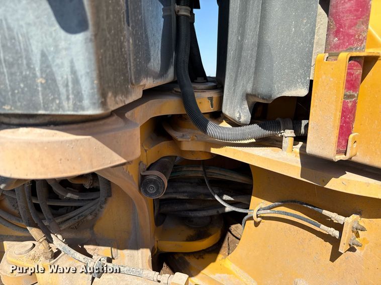 image for item EJ8805 2012 John Deere 772GP motor grader