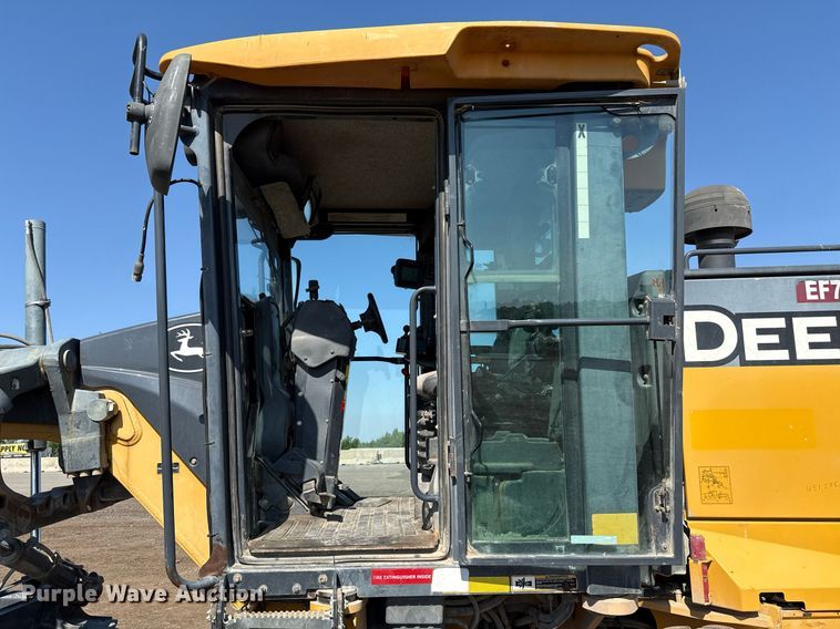 image for item EJ8805 2012 John Deere 772GP motor grader