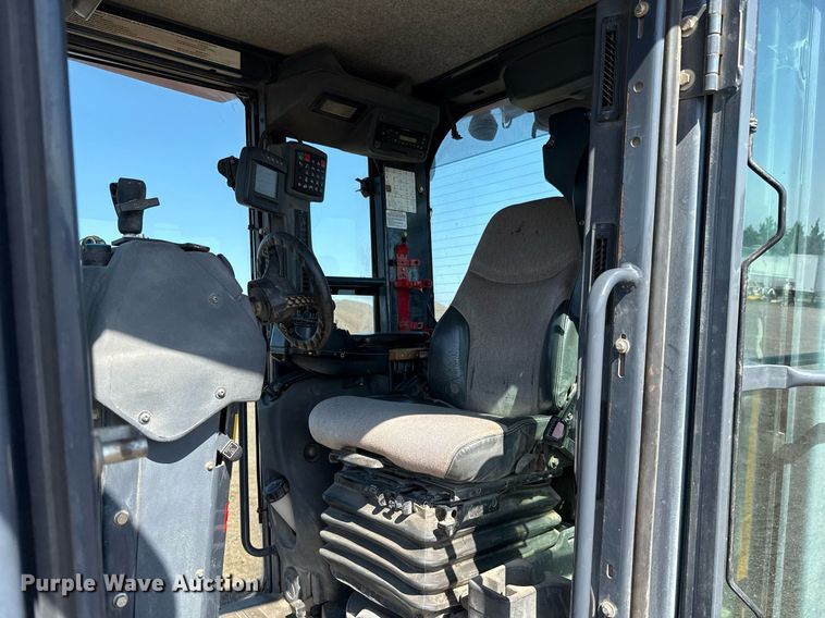 image for item EJ8805 2012 John Deere 772GP motor grader