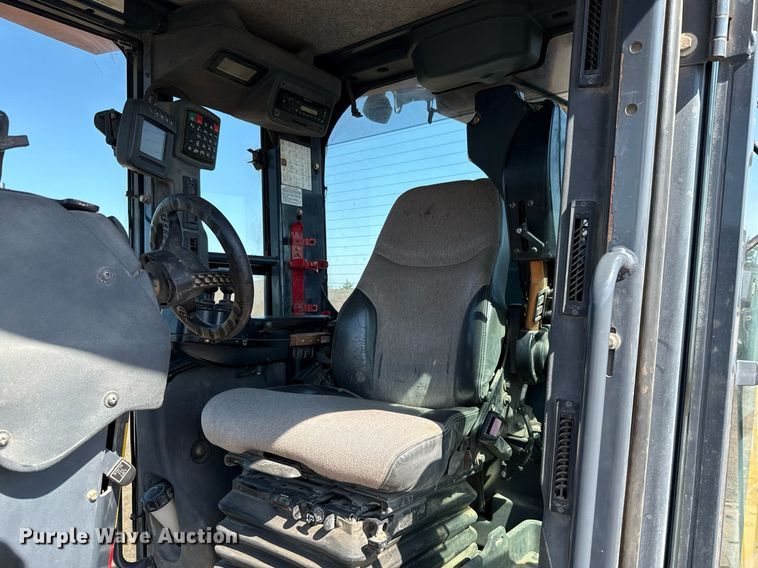 image for item EJ8805 2012 John Deere 772GP motor grader