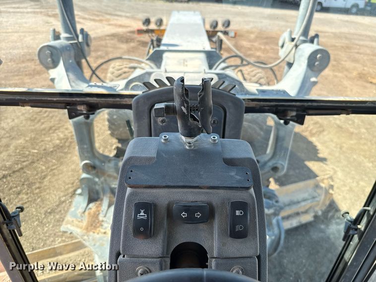 image for item EJ8805 2012 John Deere 772GP motor grader