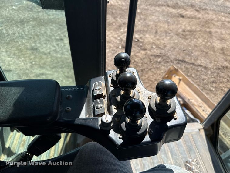 image for item EJ8805 2012 John Deere 772GP motor grader