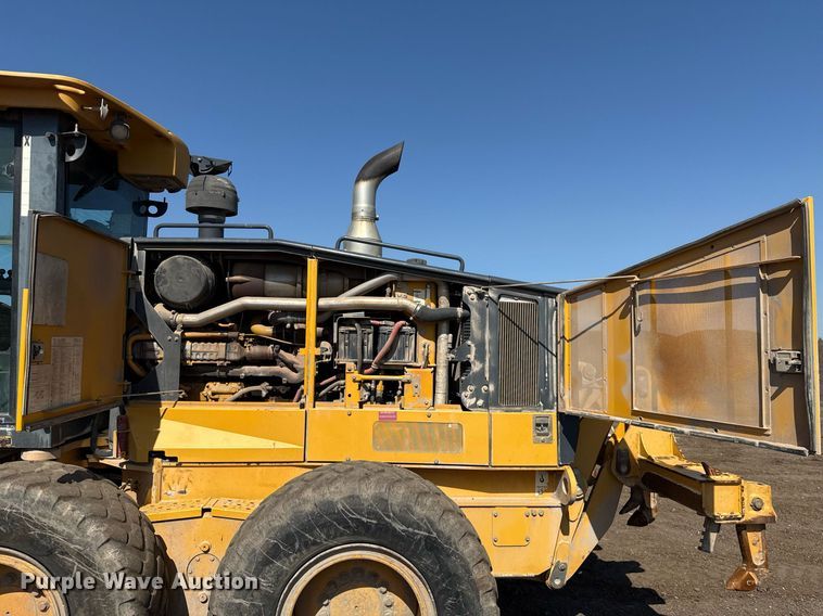 image for item EJ8805 2012 John Deere 772GP motor grader