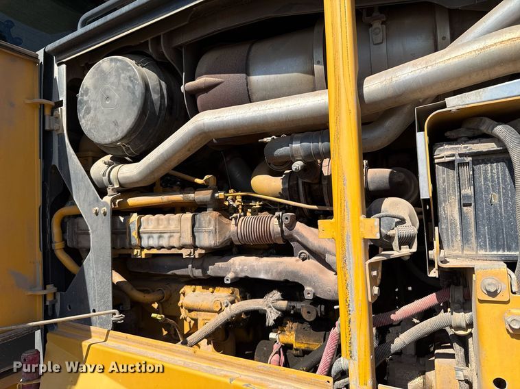 image for item EJ8805 2012 John Deere 772GP motor grader