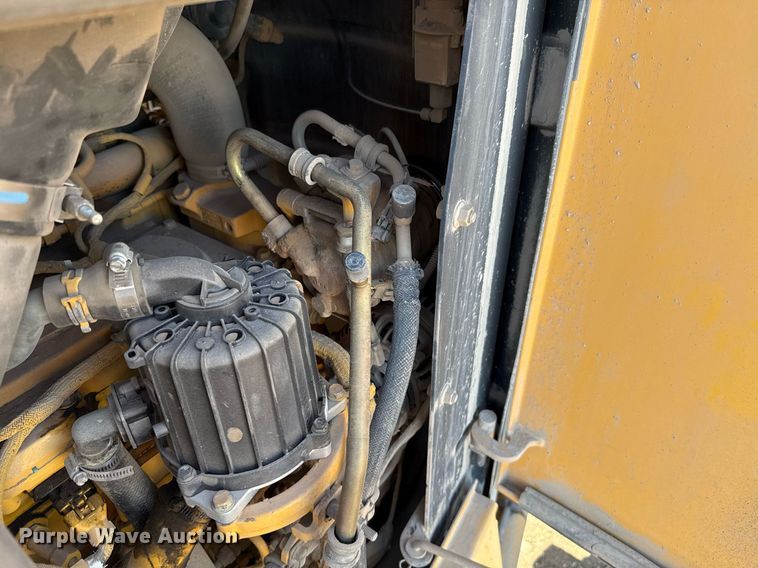 image for item EJ8805 2012 John Deere 772GP motor grader