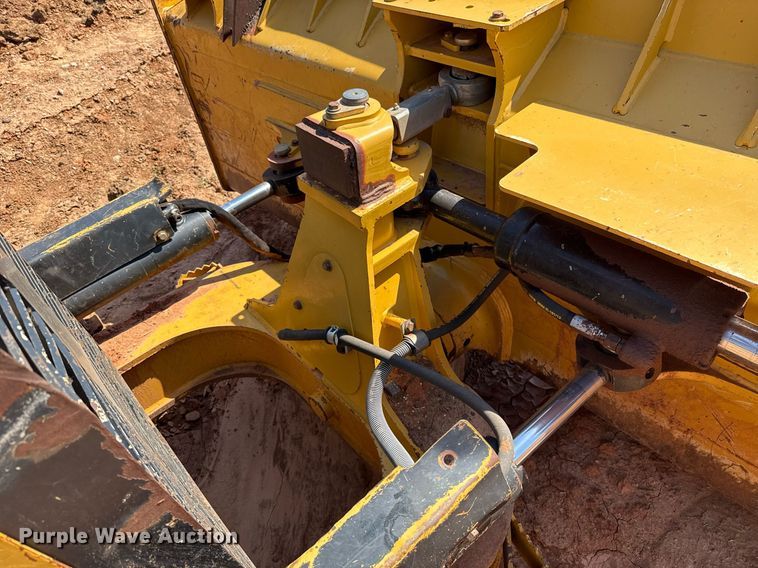 image for item EJ8827 2014 Caterpillar D6K2 XL dozer
