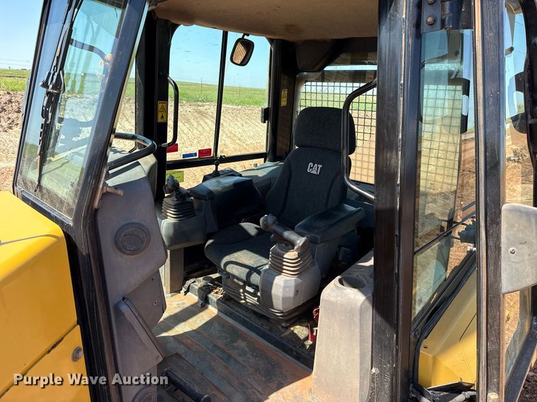 image for item EJ8827 2014 Caterpillar D6K2 XL dozer