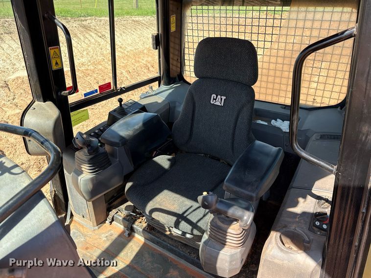 image for item EJ8827 2014 Caterpillar D6K2 XL dozer