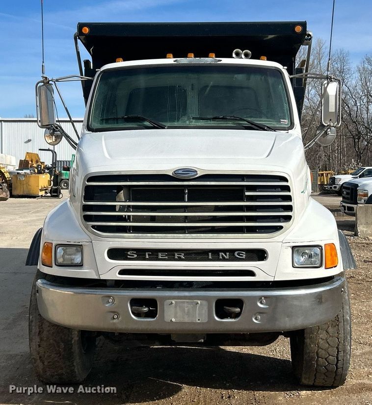 image for item EK2790 2005 Sterling Truck L9500  dump truck