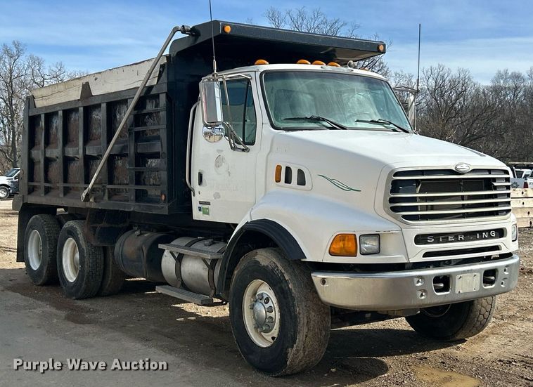 image for item EK2790 2005 Sterling Truck L9500  dump truck