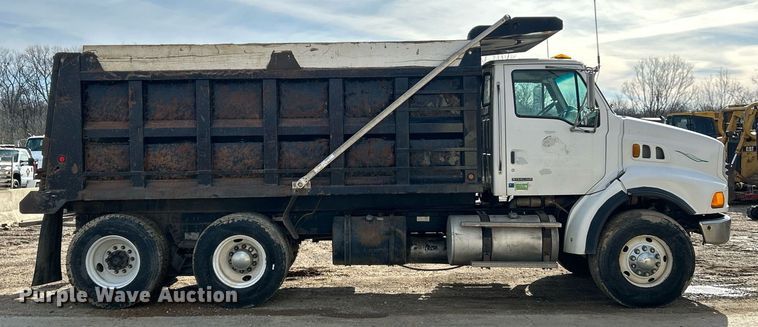 image for item EK2790 2005 Sterling Truck L9500  dump truck
